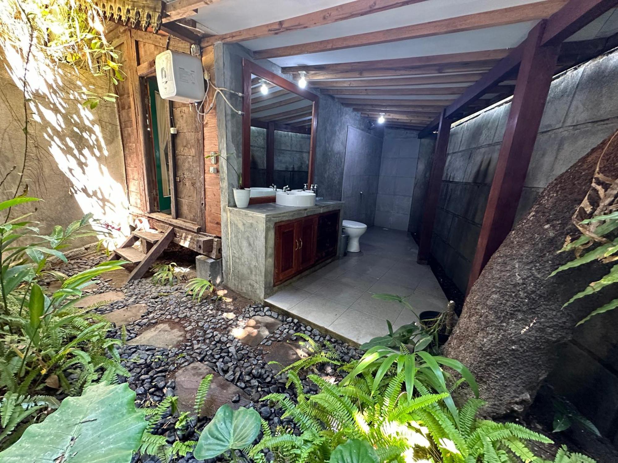 Tahlia'S Villa Sorongjukung 外观 照片